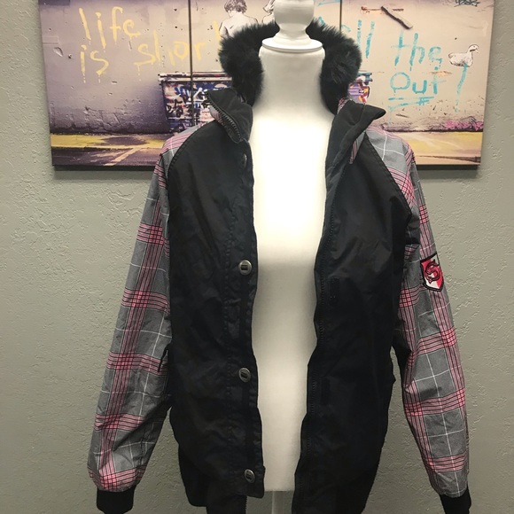 686 Women’s winter jacket &snow boarding - Picture 3 of 8